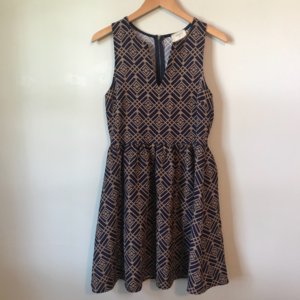 Everly deco print dress, size M
